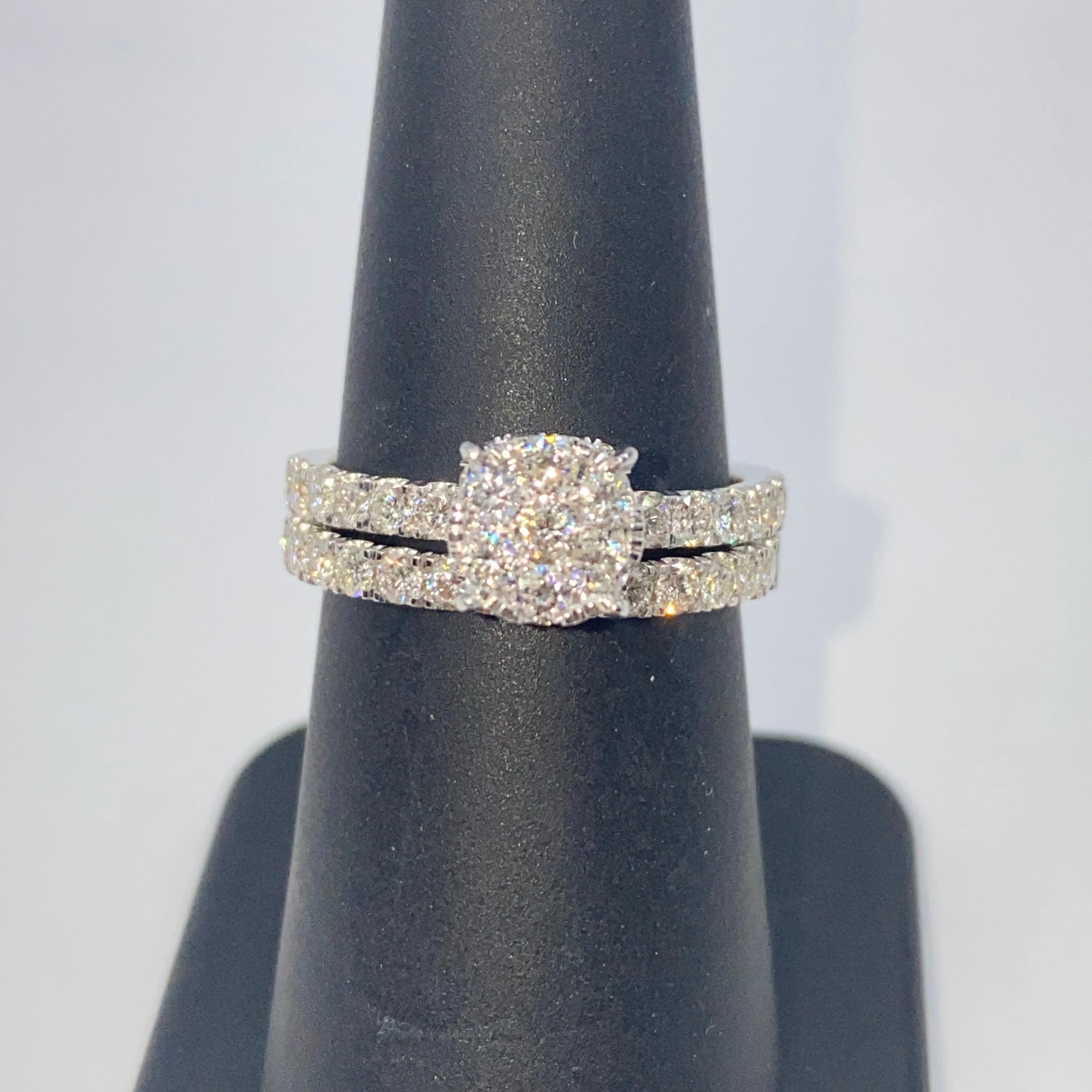 14K Barbie Circle Diamond Engagement Ring