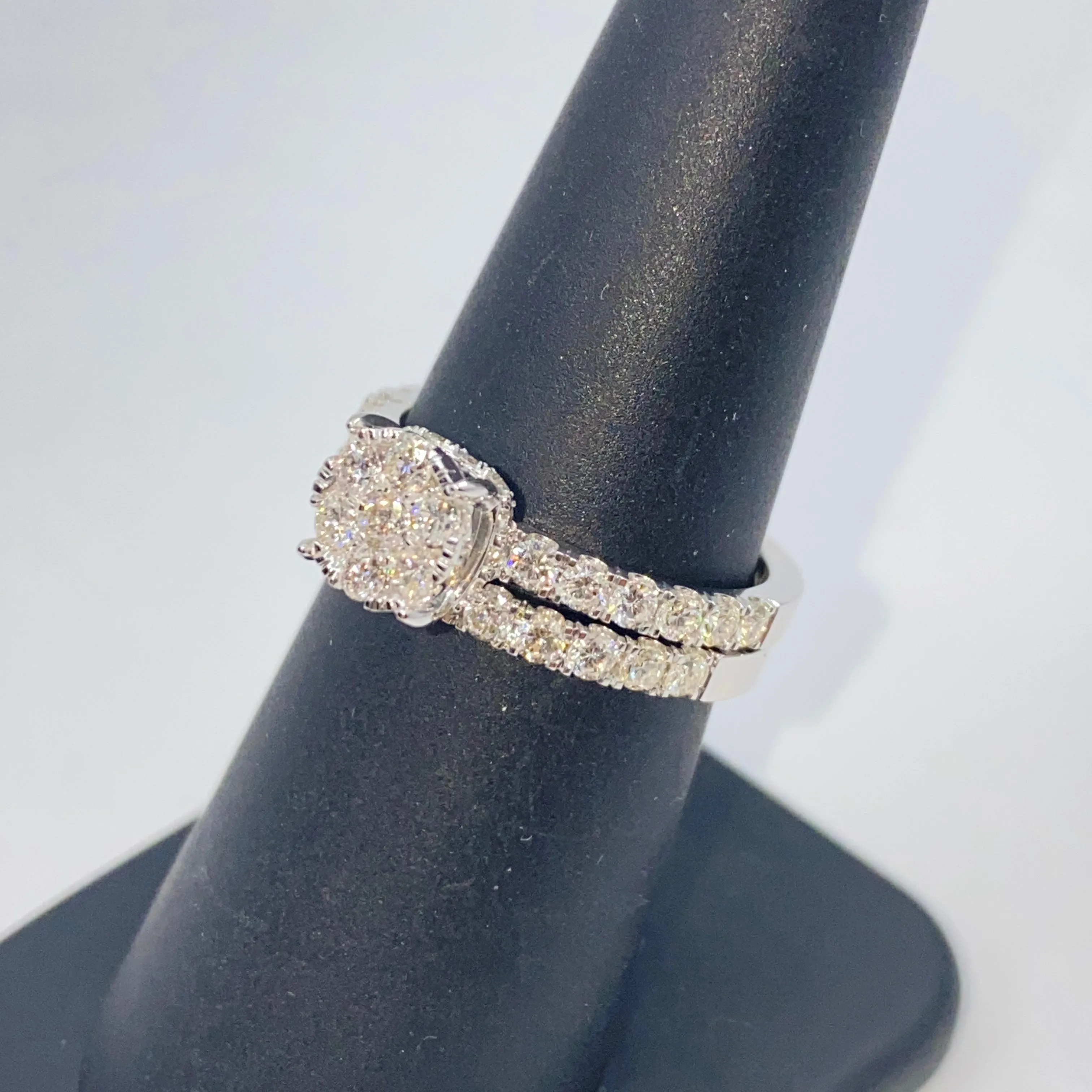 14K Barbie Circle Diamond Engagement Ring