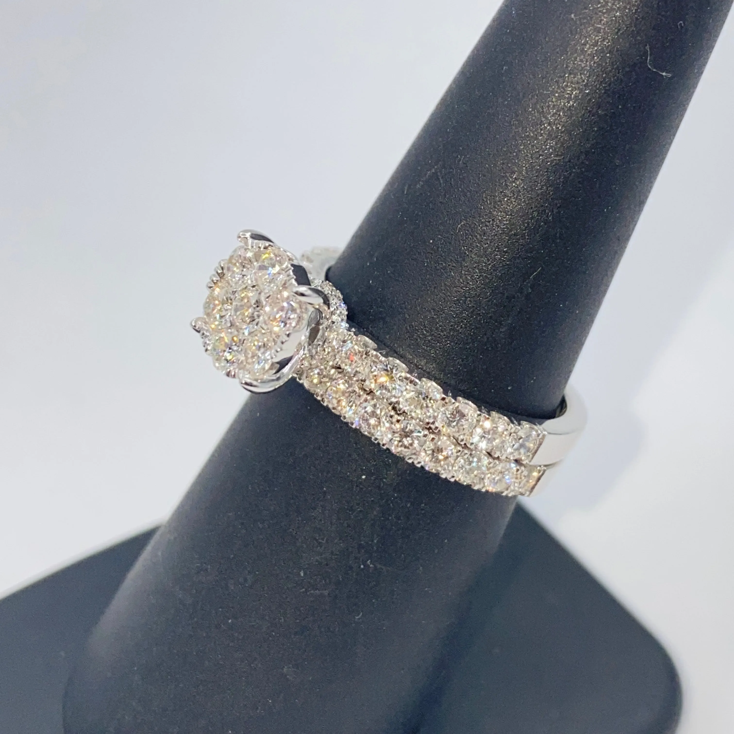 14K Barbie Circle Diamond Engagement Ring