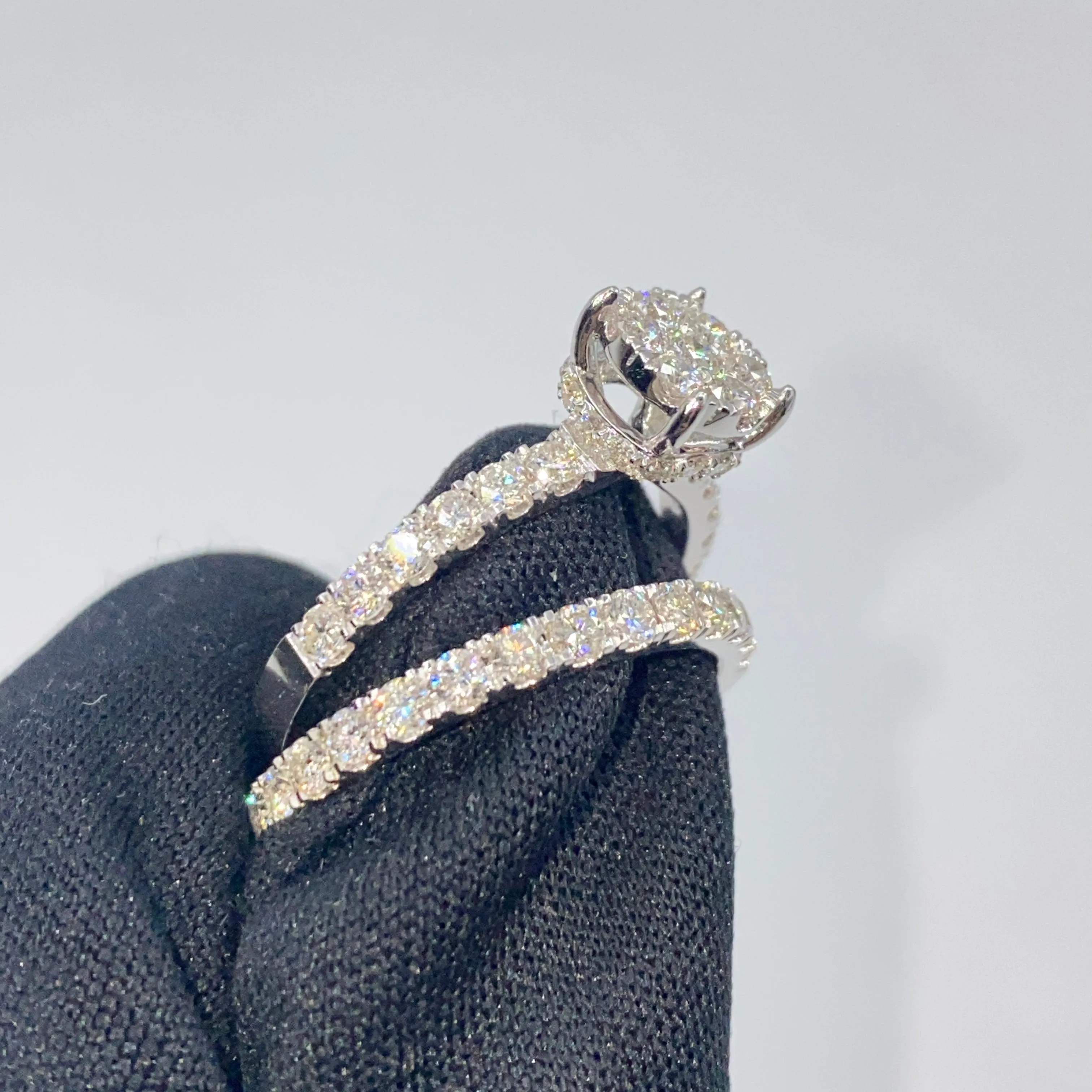 14K Barbie Circle Diamond Engagement Ring