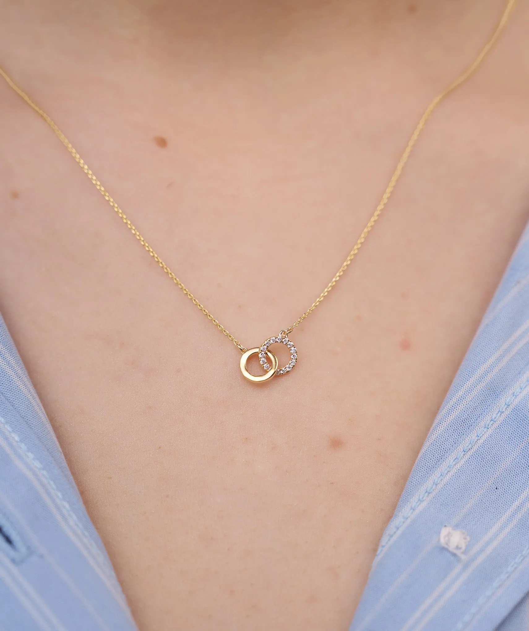 14K Solid Gold Interlocking Circles Necklace