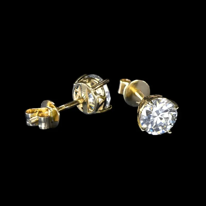 14k Yellow Gold 0.8 Ct Sparkling Diamond Stud Earrings