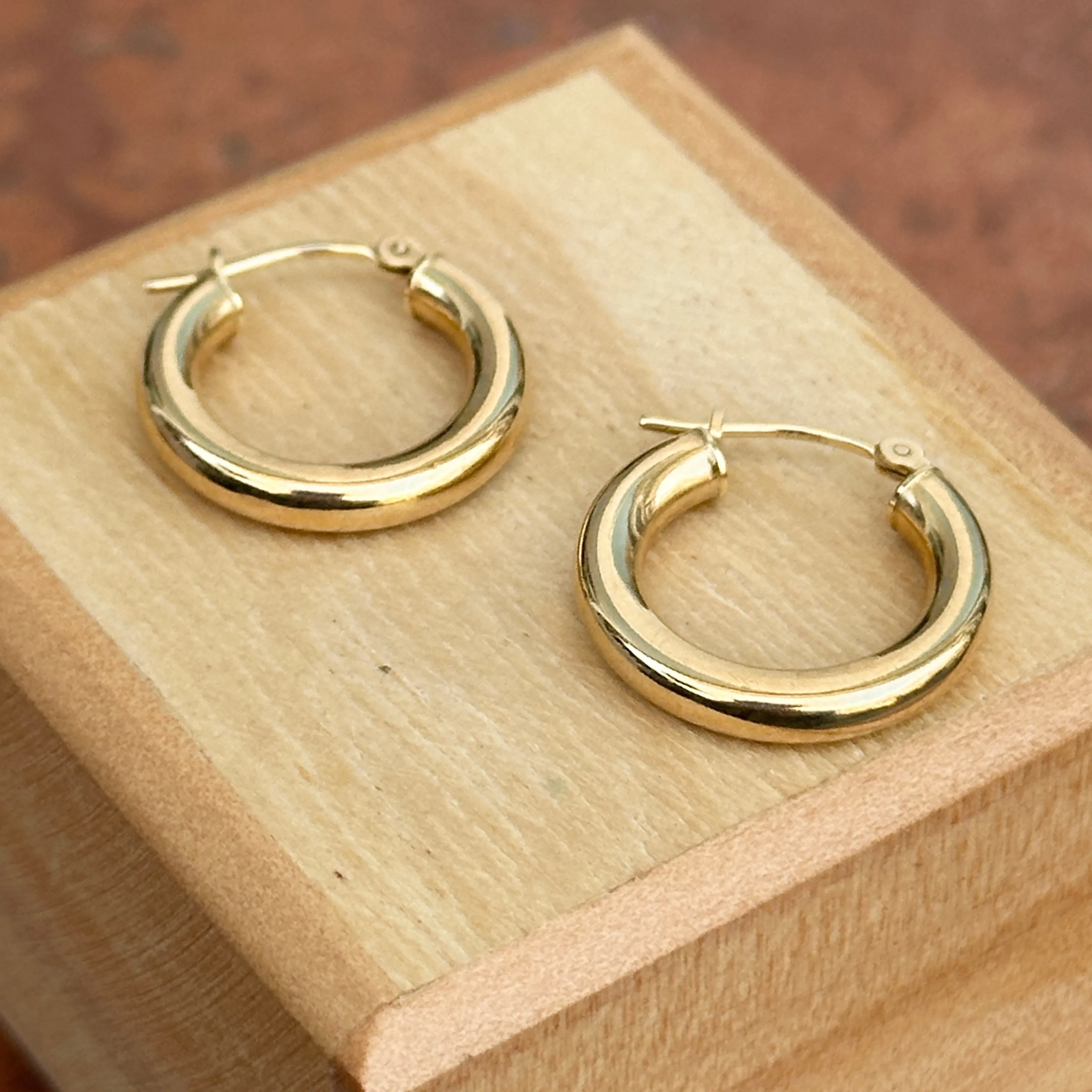 14KT Yellow Gold 3mm Tube Round Hoop Earrings 15mm