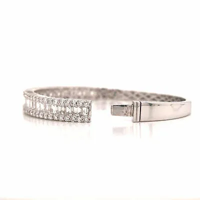 18K Emerald and Round Diamond Bangle Bracelet White Gold