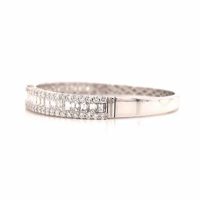 18K Emerald and Round Diamond Bangle Bracelet White Gold