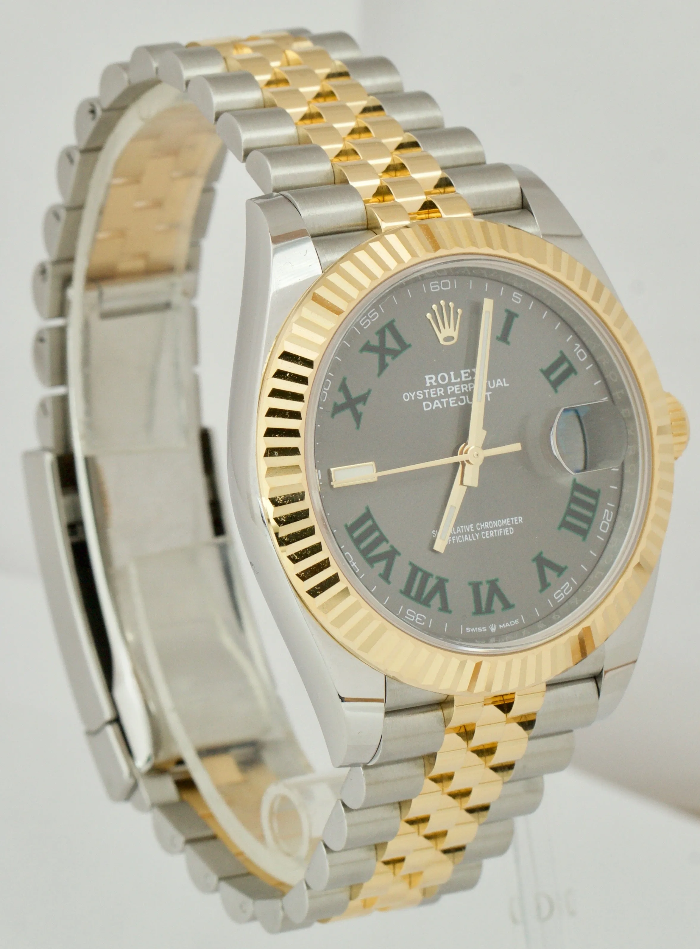 2021 Rolex DateJust 41 126333 Wimbledon Two-Tone Gold Steel 41mm Jubilee Watch