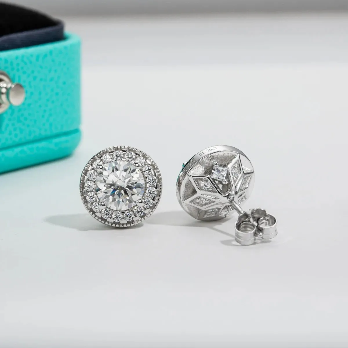 2.4 Ctw Round Diamond Vintage Stud Earrings