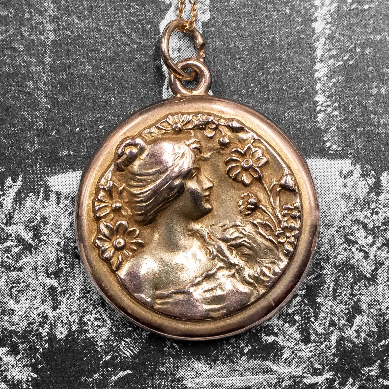 Art Nouveau Gibson Girl Locket c1880