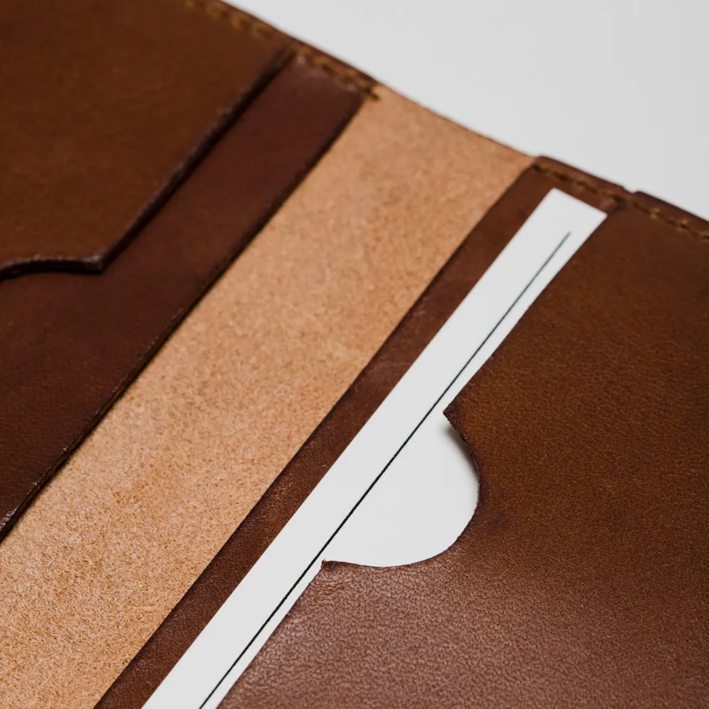 Bi-Fold Card Holder: Cognac