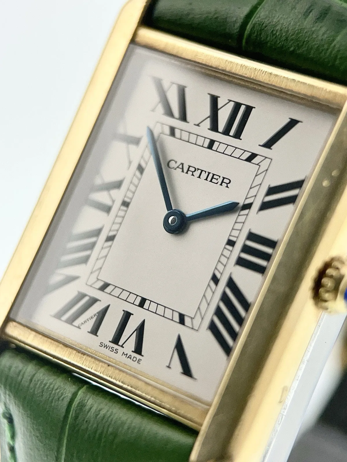 Cartier Tank Solo 18k Yellow Gold Silver Color Dial 27mm Quartz Men's W520004