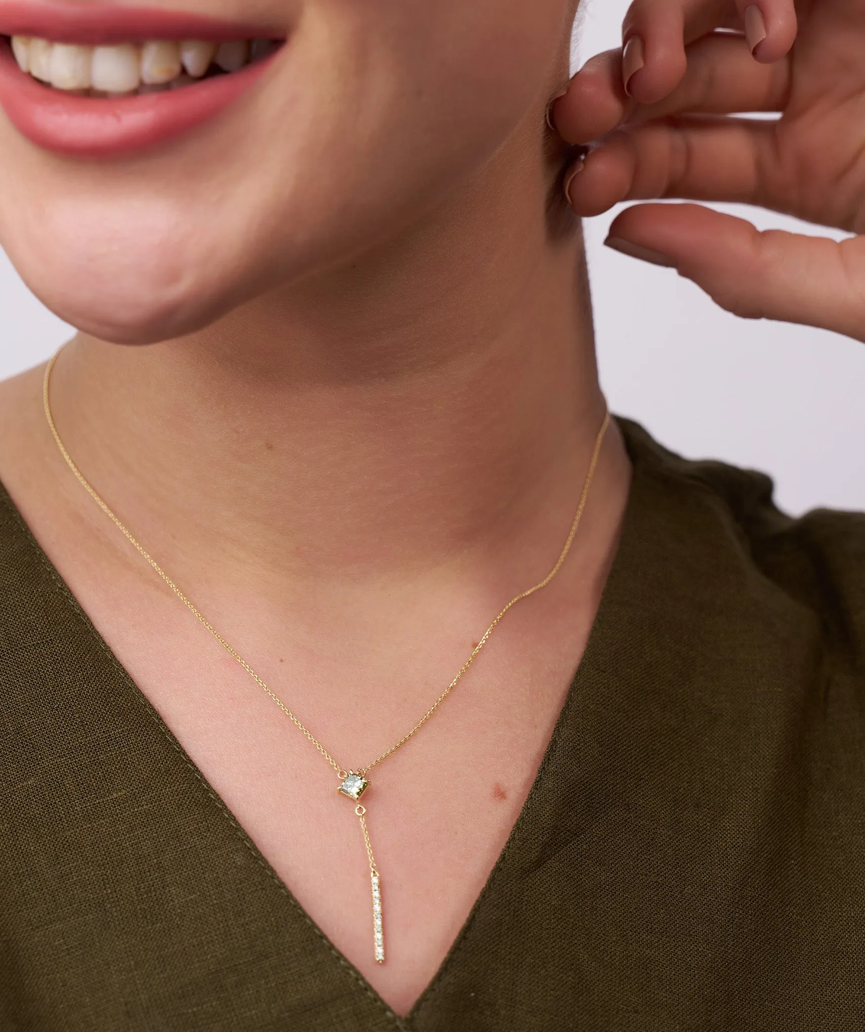 Contemporary Green Gem & Vertical Bar Necklace