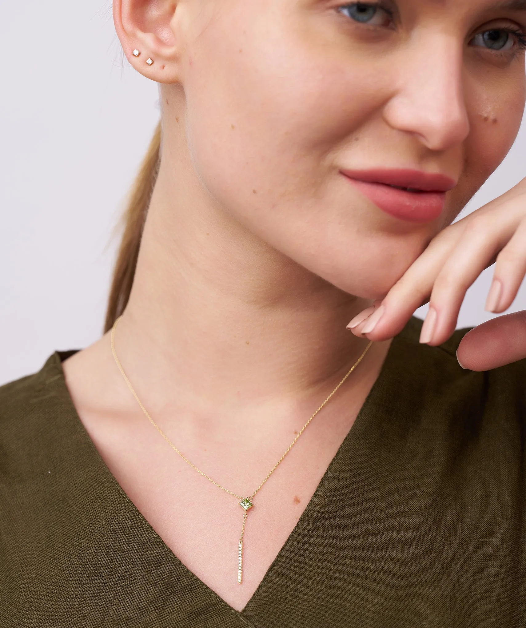 Contemporary Green Gem & Vertical Bar Necklace