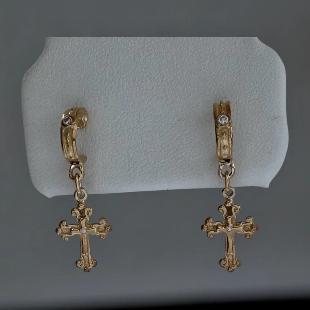 CROSS ON HOOP & DIAMOND