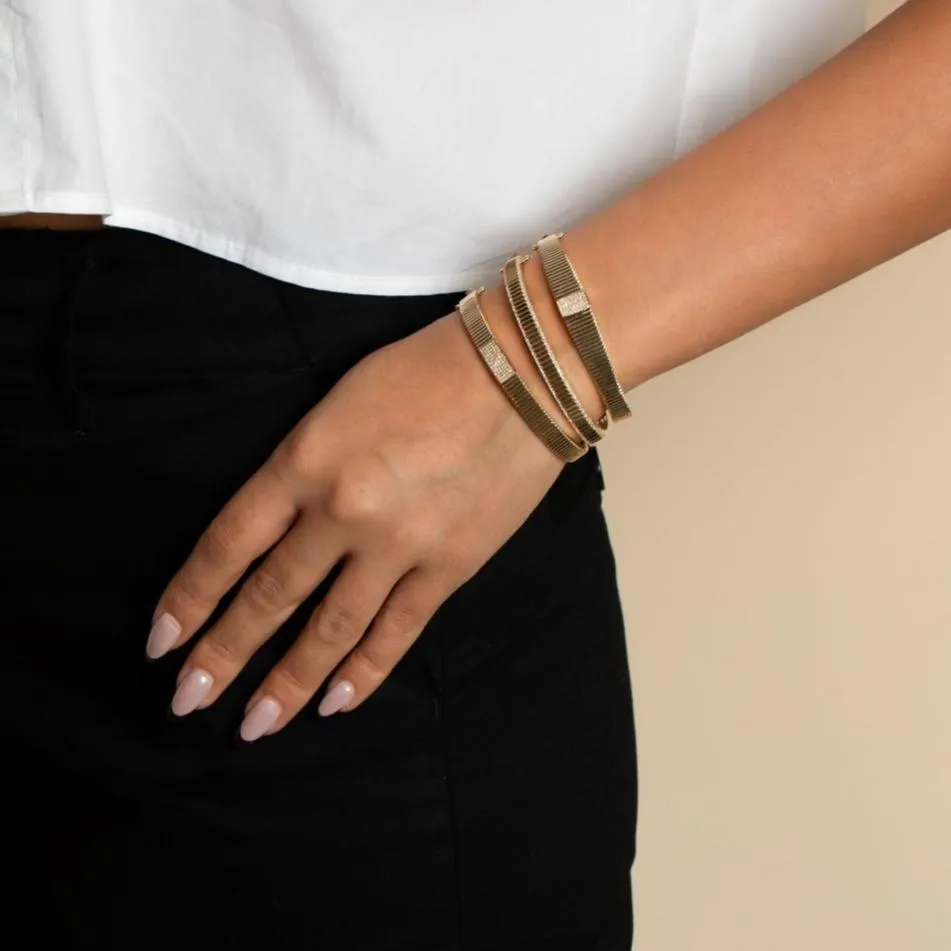 Diamond Pave Outlined Ridged Bangle 14K