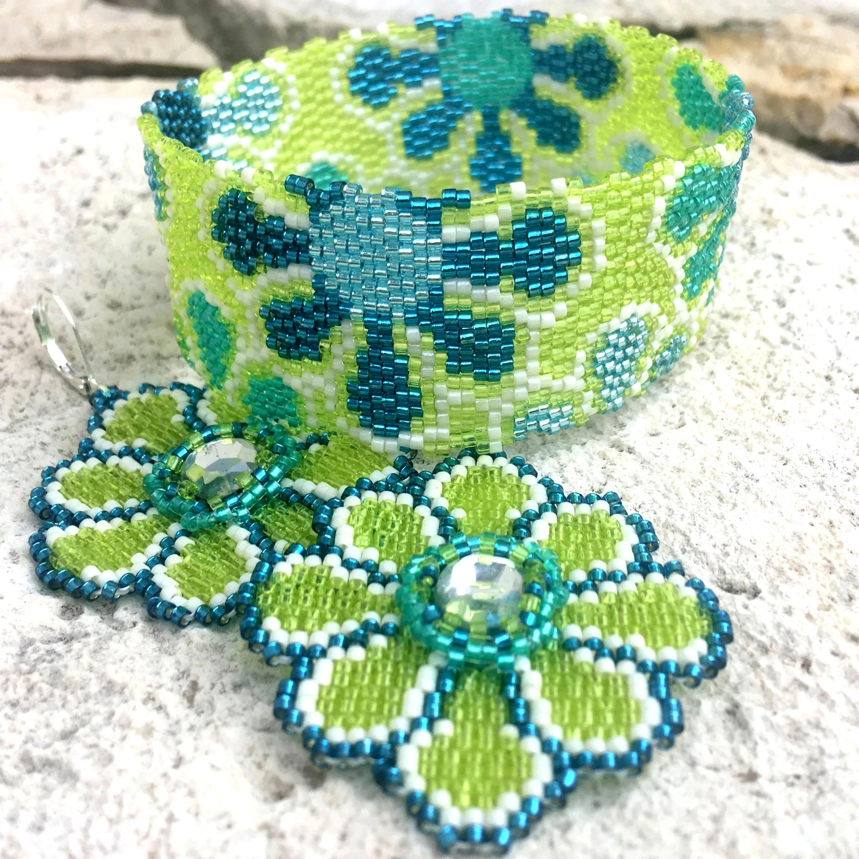 DIY Vertical Peyote Pattern - Bracelet BLEUET VERT