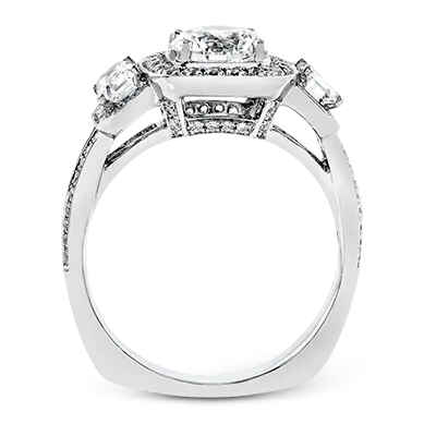 Engagement Ring in 18k Gold with Diamonds