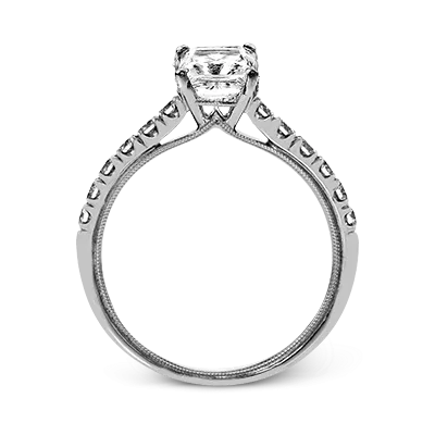 Engagement Ring in 18k Gold with Diamonds