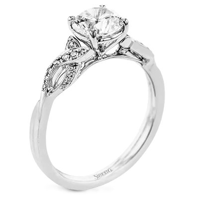 Engagement Ring in 18k Gold with Diamonds