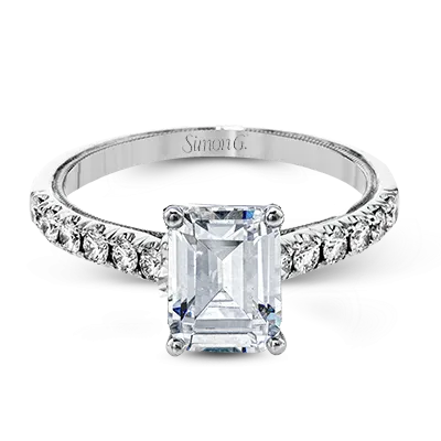 Engagement Ring in 18k Gold with Diamonds