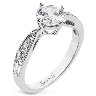 Engagement Ring in 18k Gold