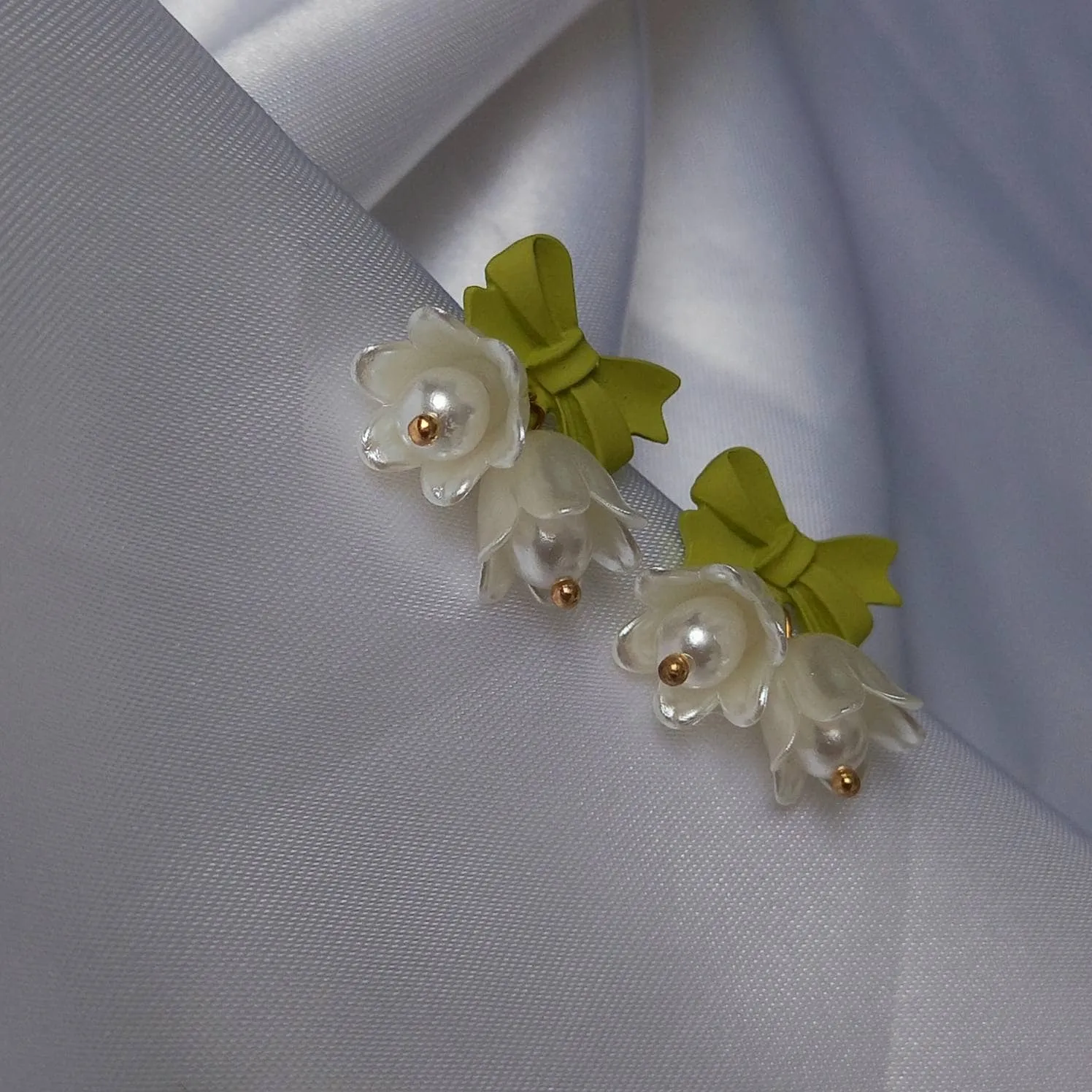 Flower Stud Earrings - Flower Earrings,Flower Jewlellery,Green Earrings,Bow Earrings,White Stud Earrings In The UK,Jewellery In The UK