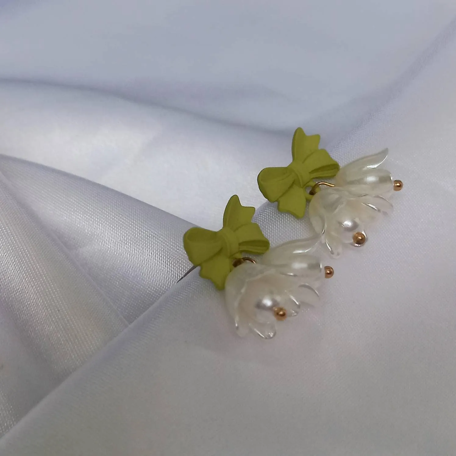 Flower Stud Earrings - Flower Earrings,Flower Jewlellery,Green Earrings,Bow Earrings,White Stud Earrings In The UK,Jewellery In The UK