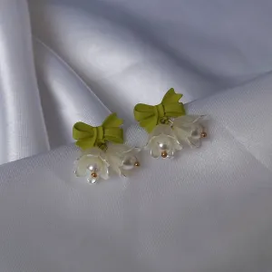 Flower Stud Earrings - Flower Earrings,Flower Jewlellery,Green Earrings,Bow Earrings,White Stud Earrings In The UK,Jewellery In The UK
