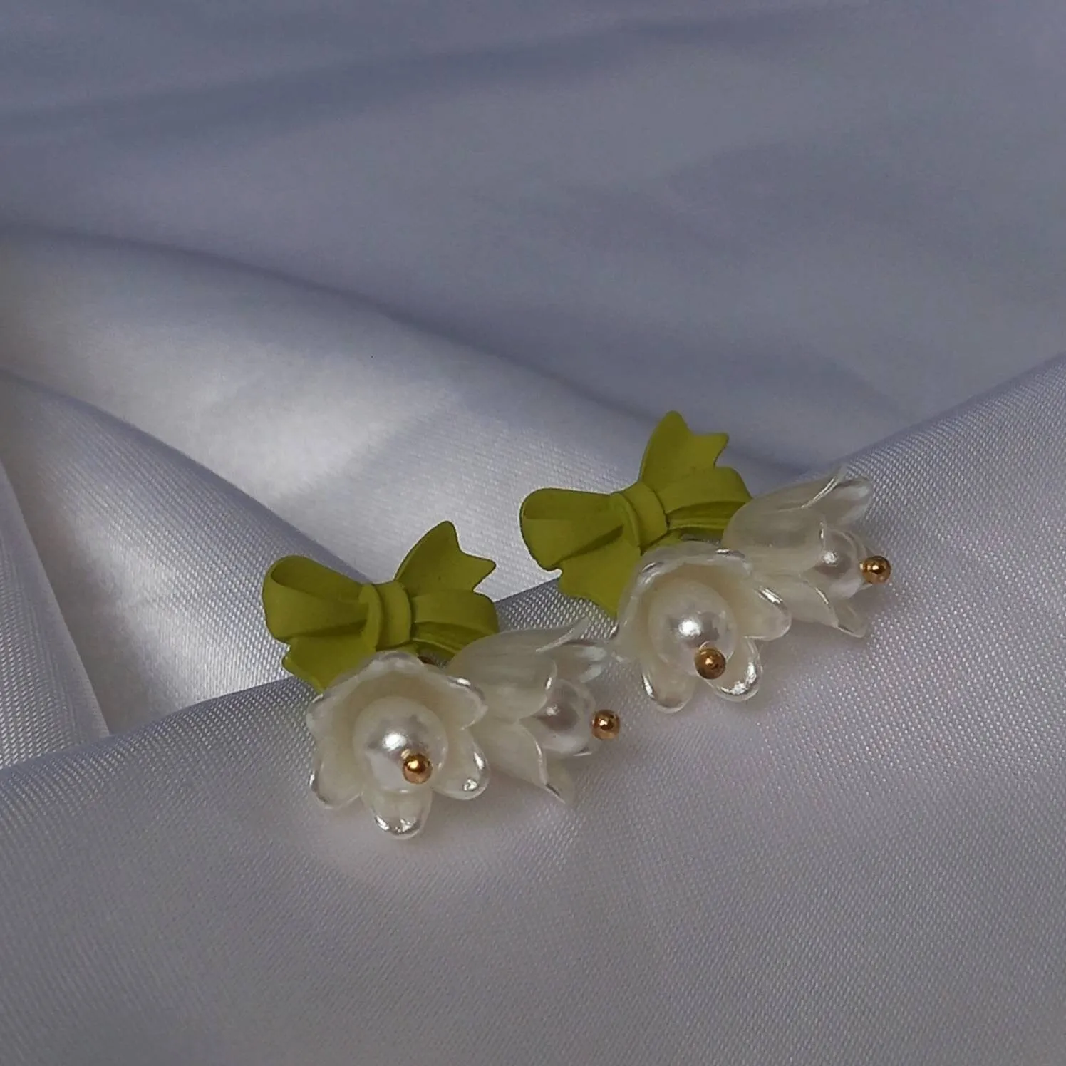 Flower Stud Earrings - Flower Earrings,Flower Jewlellery,Green Earrings,Bow Earrings,White Stud Earrings In The UK,Jewellery In The UK