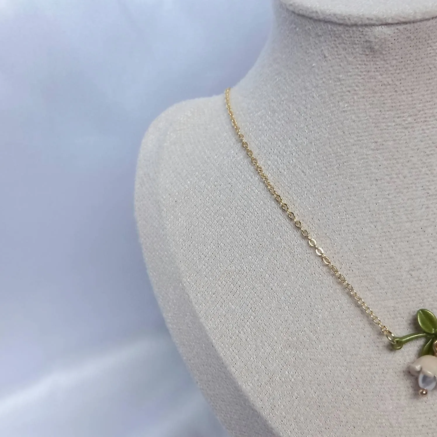 Gold Flower Charm Necklace - Beaded Flower Necklaces,Gold Necklaces In The UK,Gold Jewellery In The UK,Flower Necklaces,Floral Jewellery