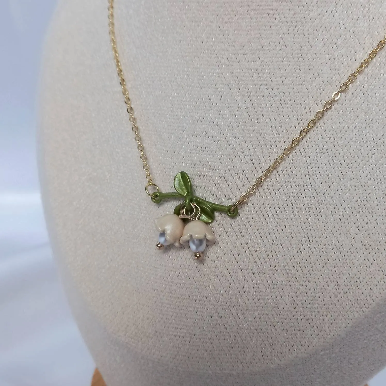 Gold Flower Charm Necklace - Beaded Flower Necklaces,Gold Necklaces In The UK,Gold Jewellery In The UK,Flower Necklaces,Floral Jewellery