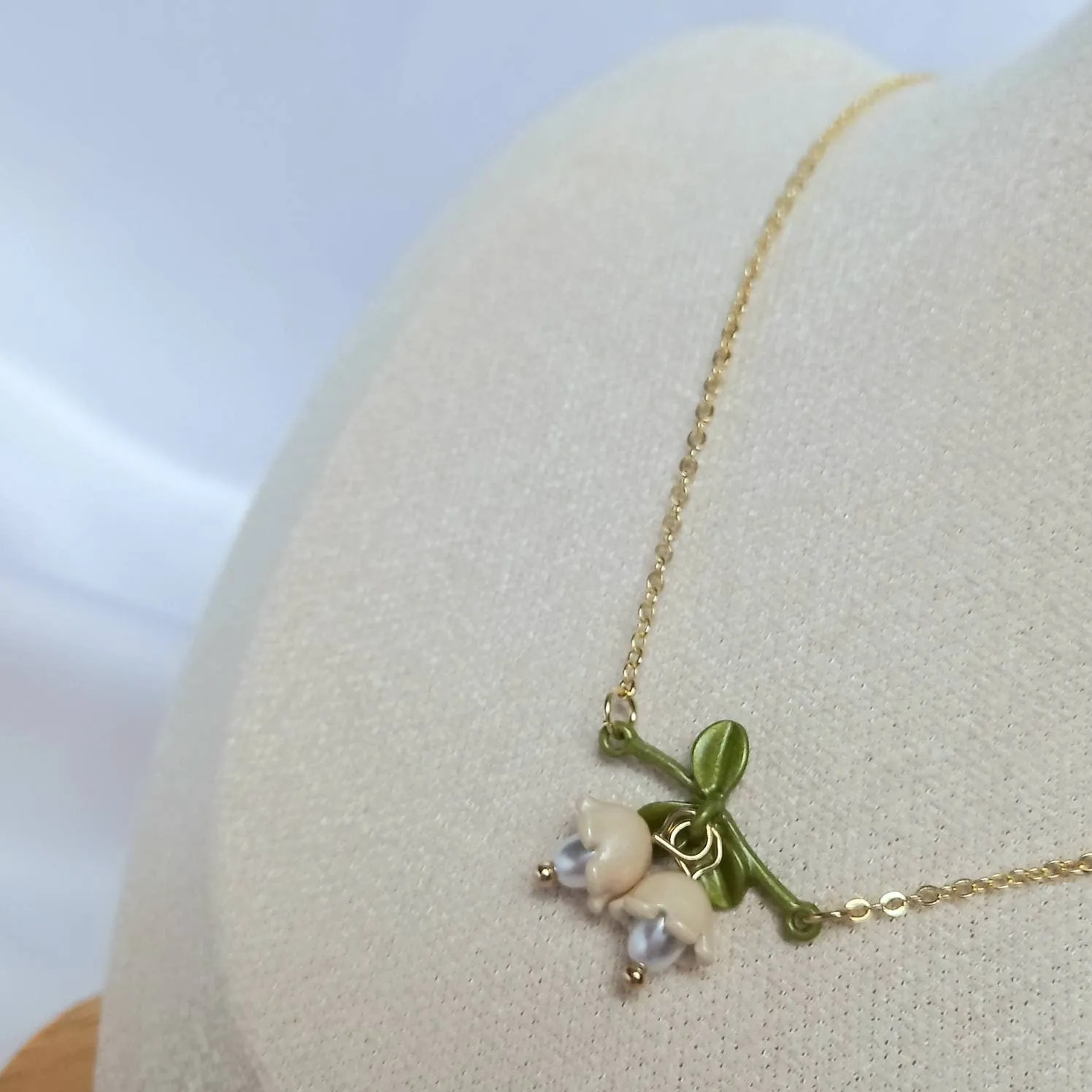 Gold Flower Charm Necklace - Beaded Flower Necklaces,Gold Necklaces In The UK,Gold Jewellery In The UK,Flower Necklaces,Floral Jewellery