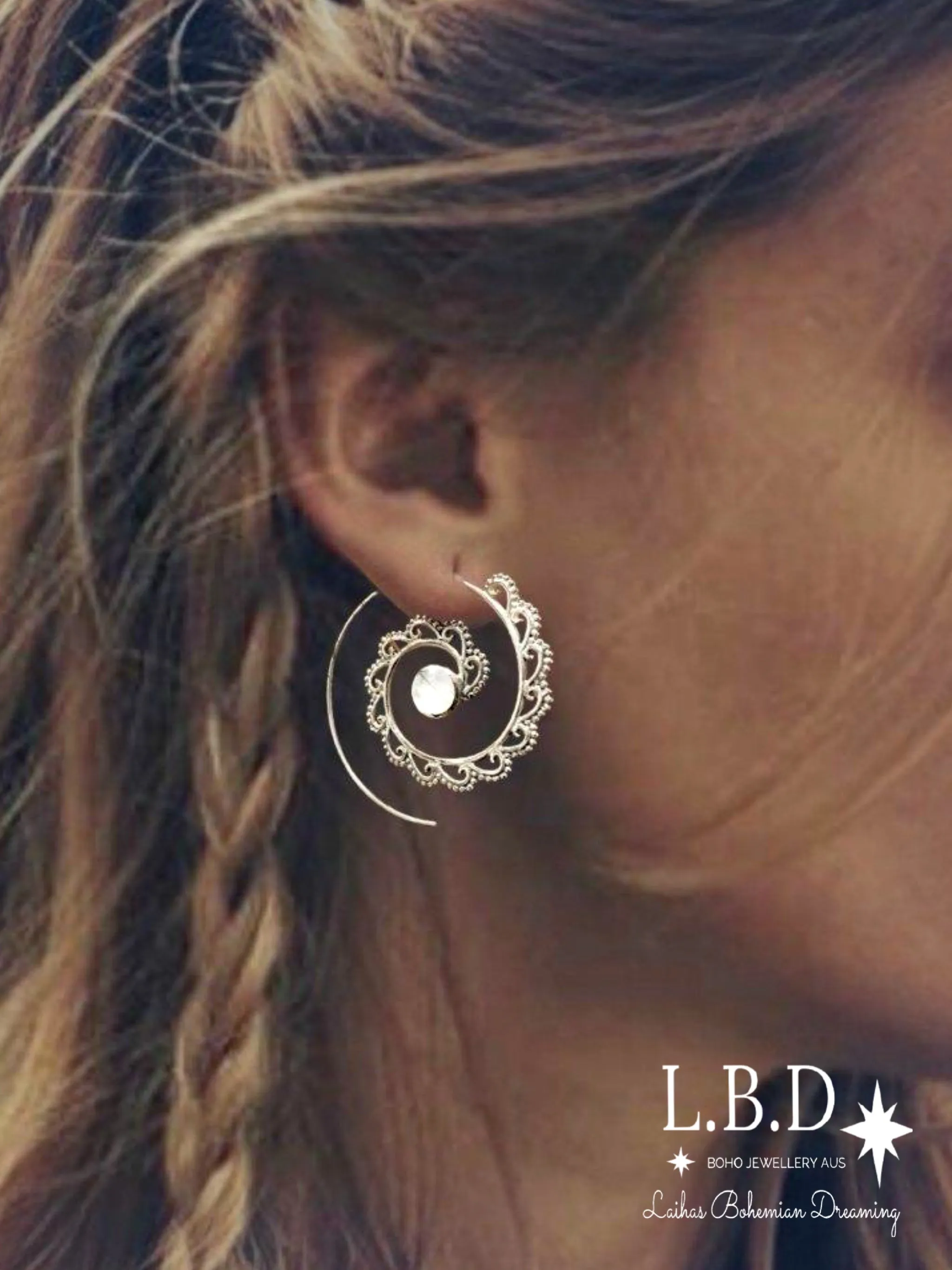 Laihas Spiral Hoop Style Sterling Silver Mother Of Pearl Earrings