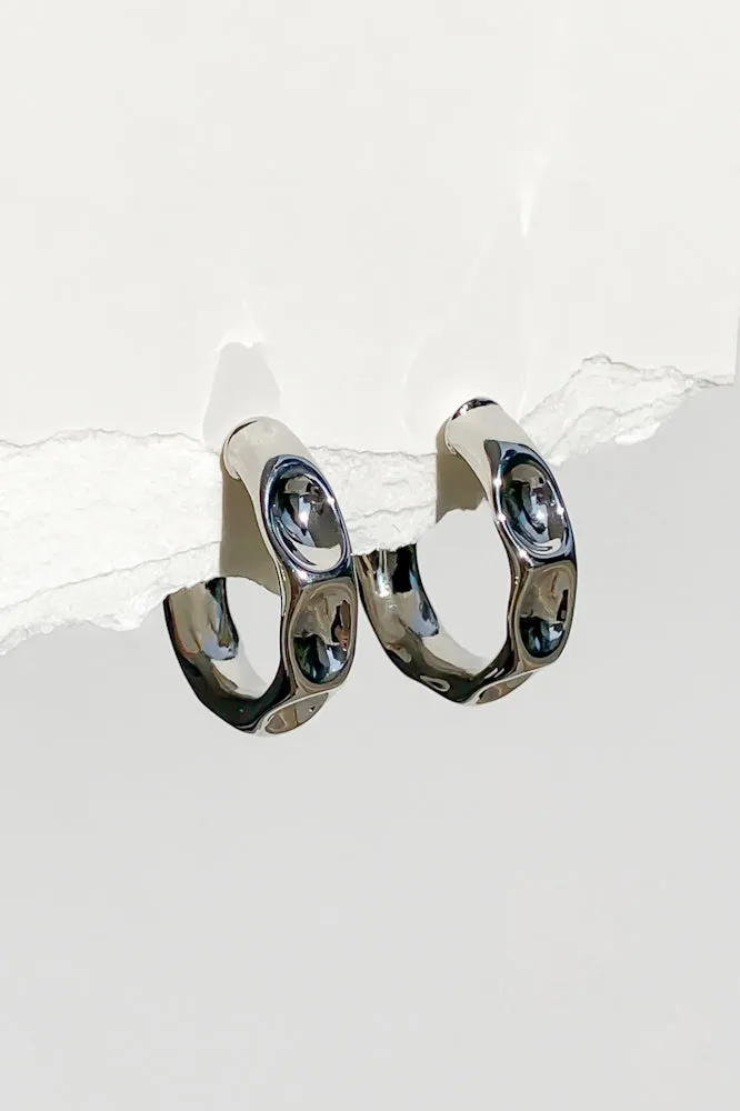 Laura Hoops