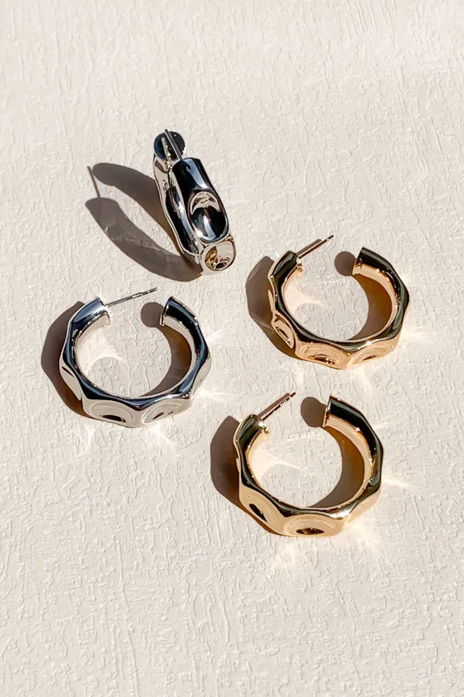 Laura Hoops