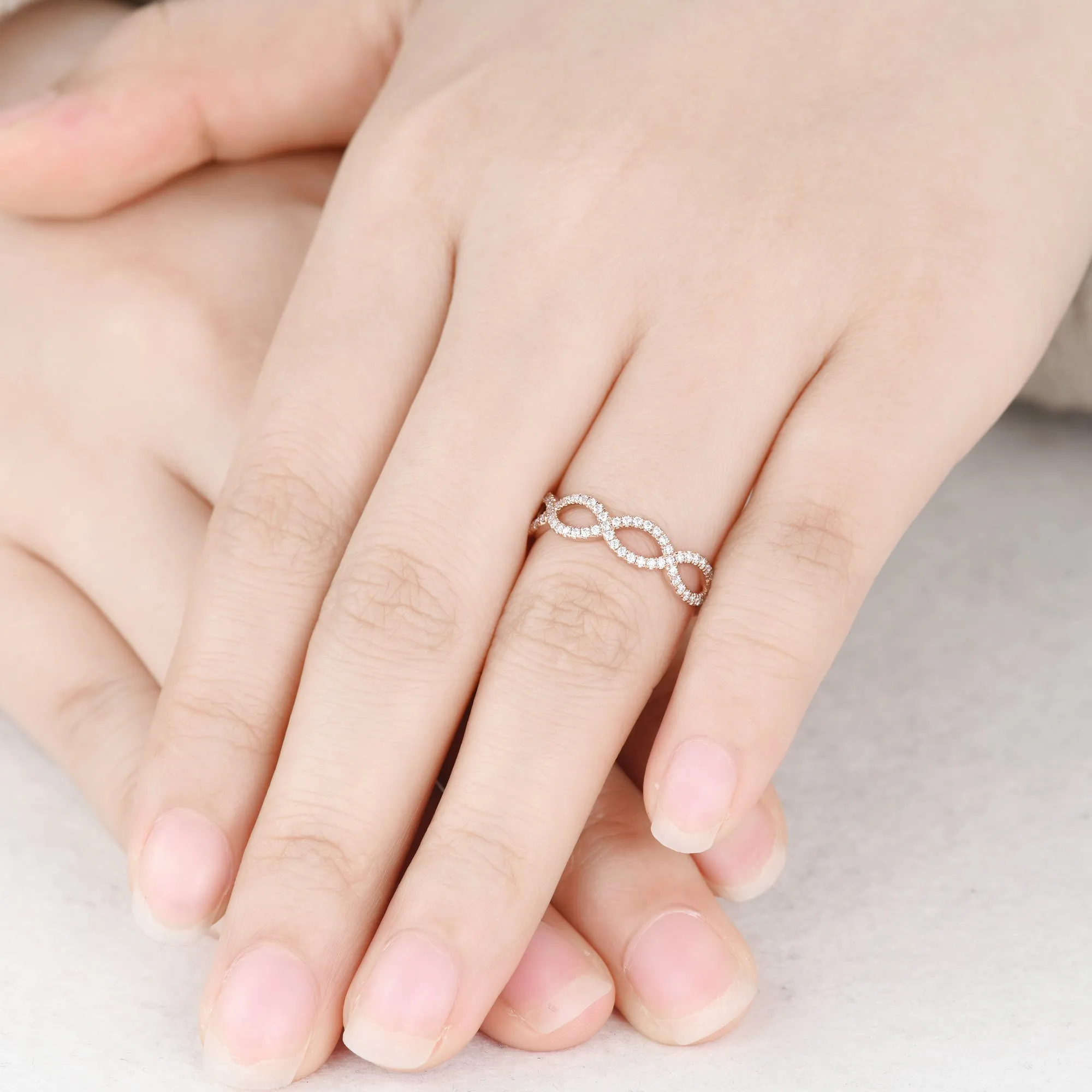 Loop Diamond Wedding Ring Rose Gold Infinity Moissanite Wedding Bands