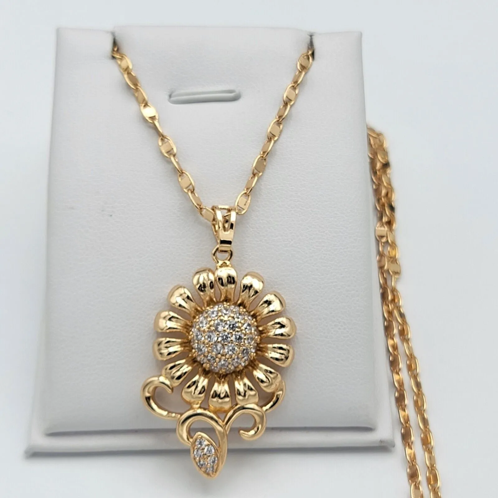 Necklaces - 18K Gold Plated. CZ Sunflower Pendant & Chain.