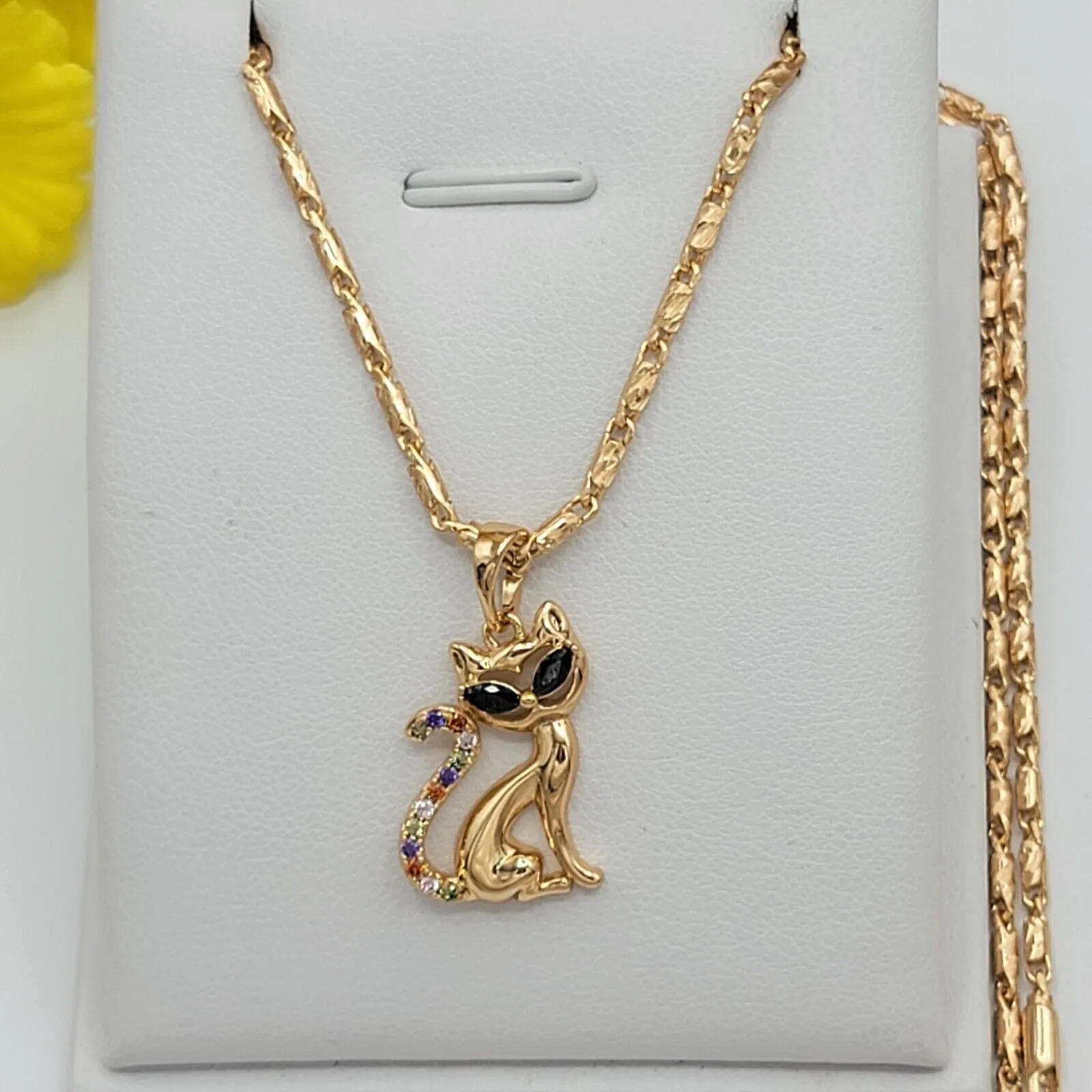 Necklaces - 18K Gold Plated. Kitty Cat Kitten Pendant & Chain.