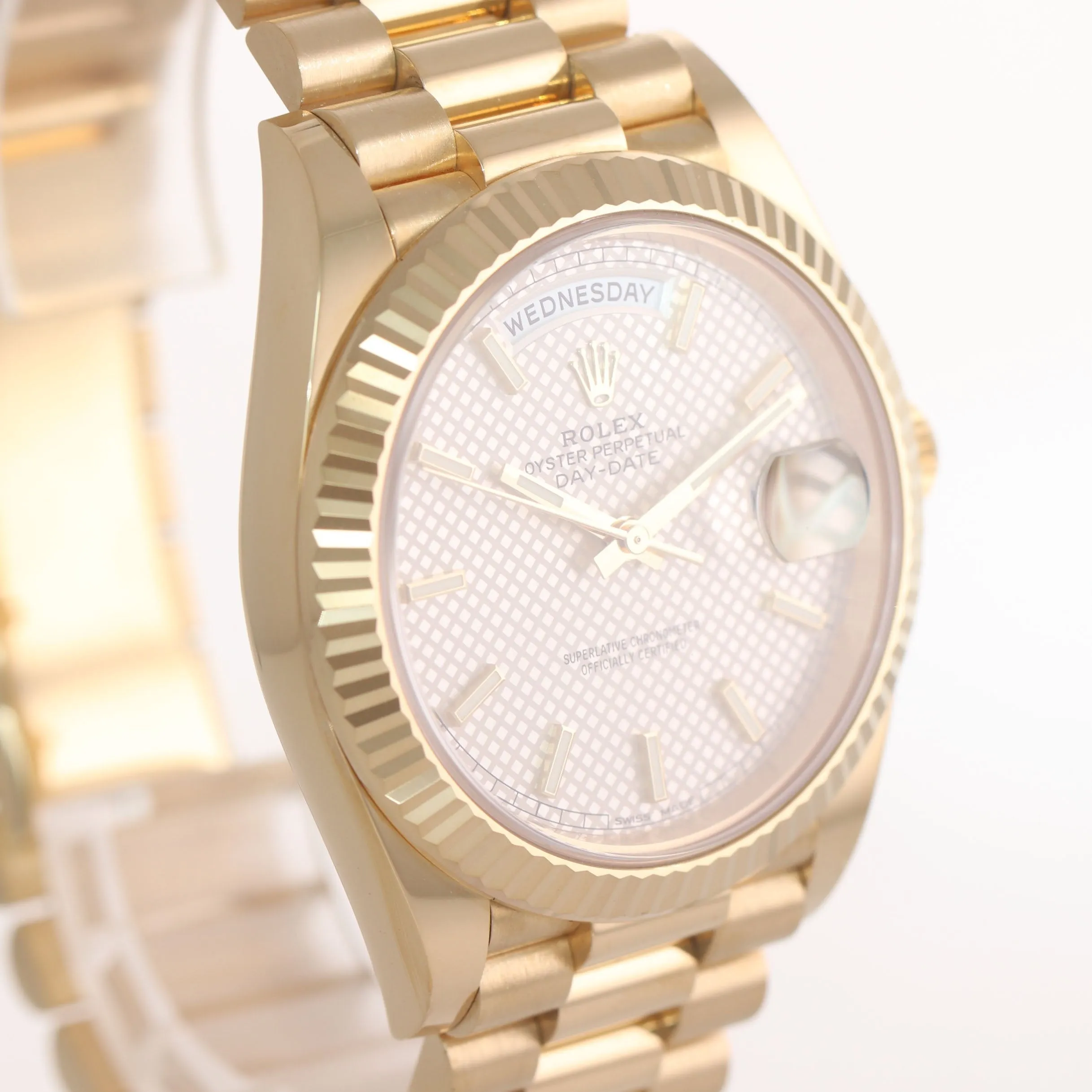 PAPERS NEW 2019 Rolex Day-Date 40 President 228238 18k Gold Silver Motif Watch