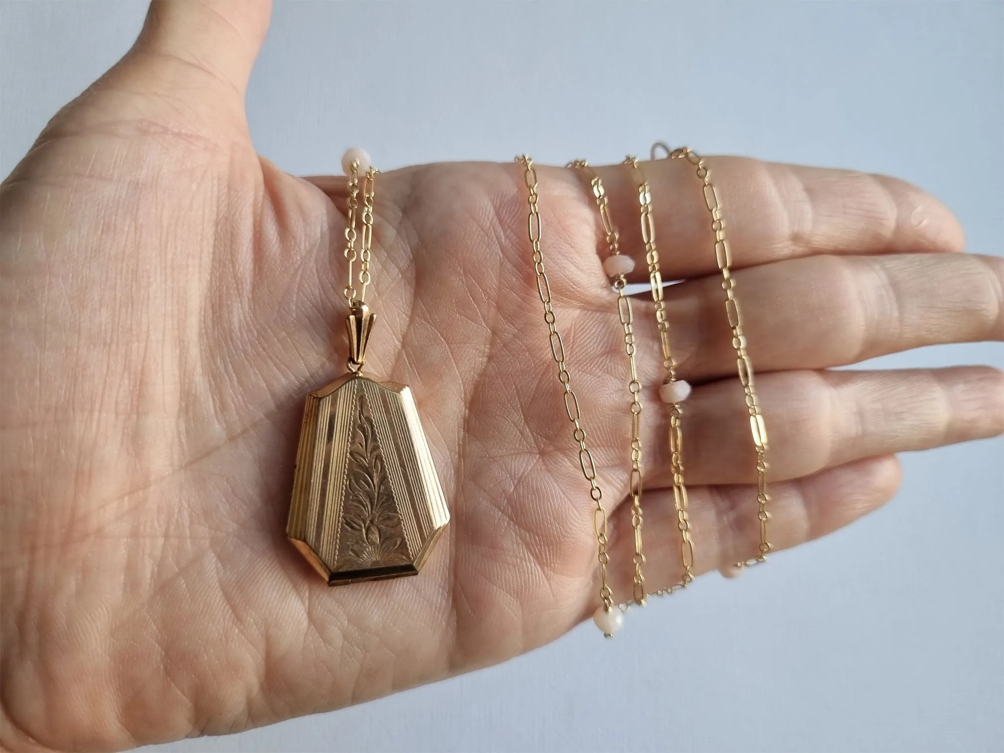 pink meadow | vintage long locket necklace