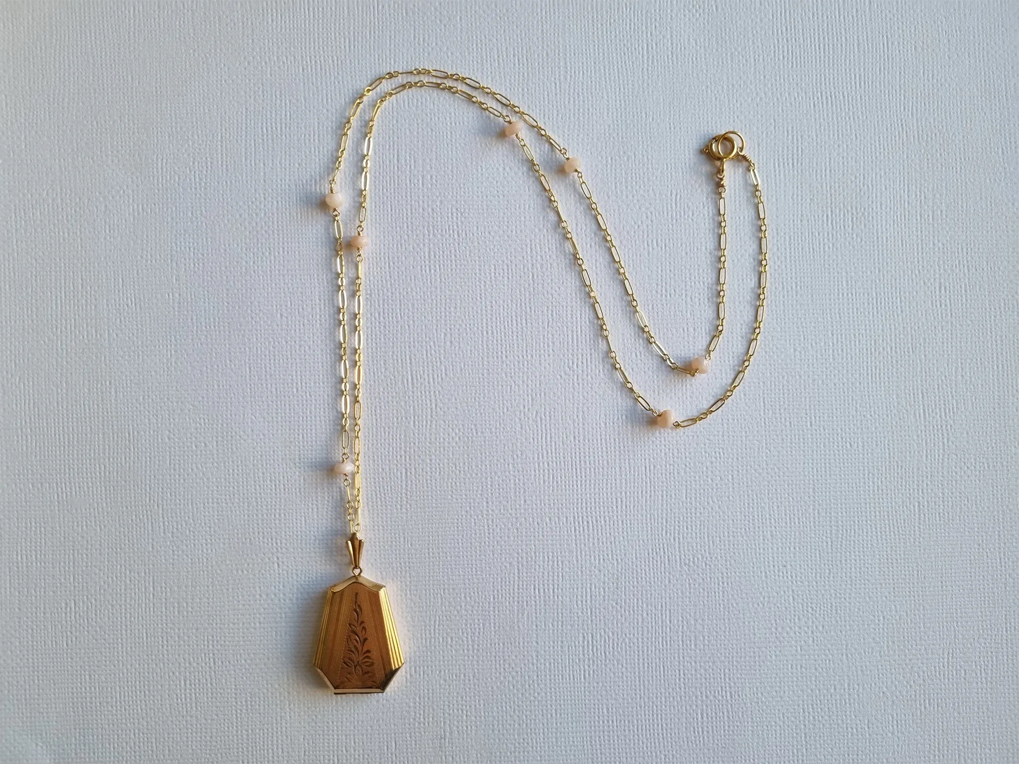 pink meadow | vintage long locket necklace