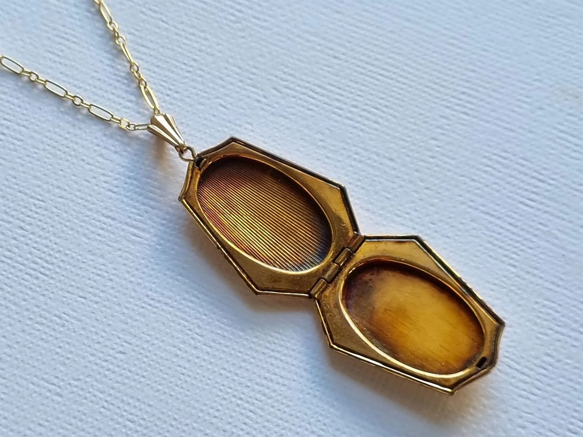 pink meadow | vintage long locket necklace