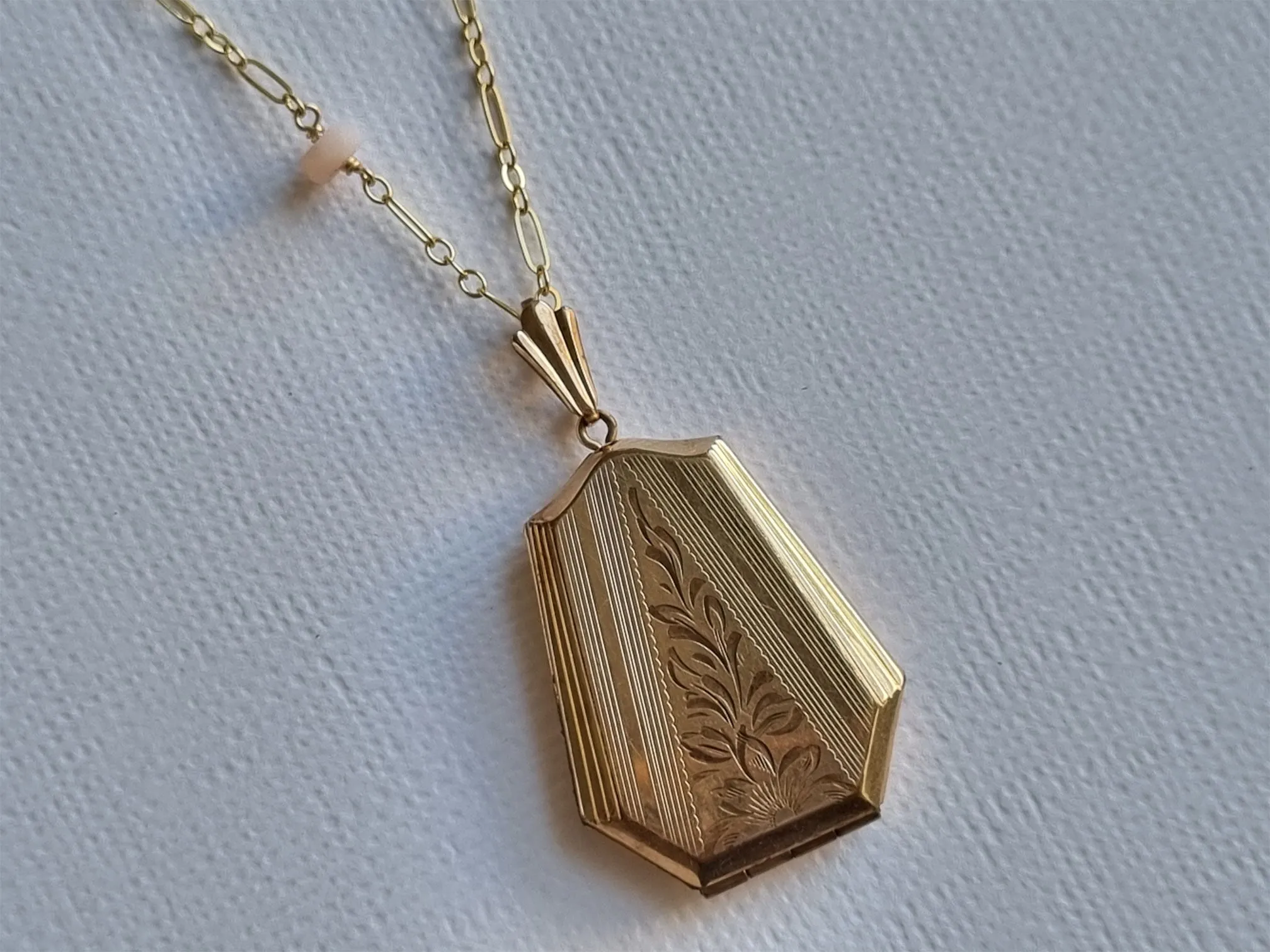 pink meadow | vintage long locket necklace