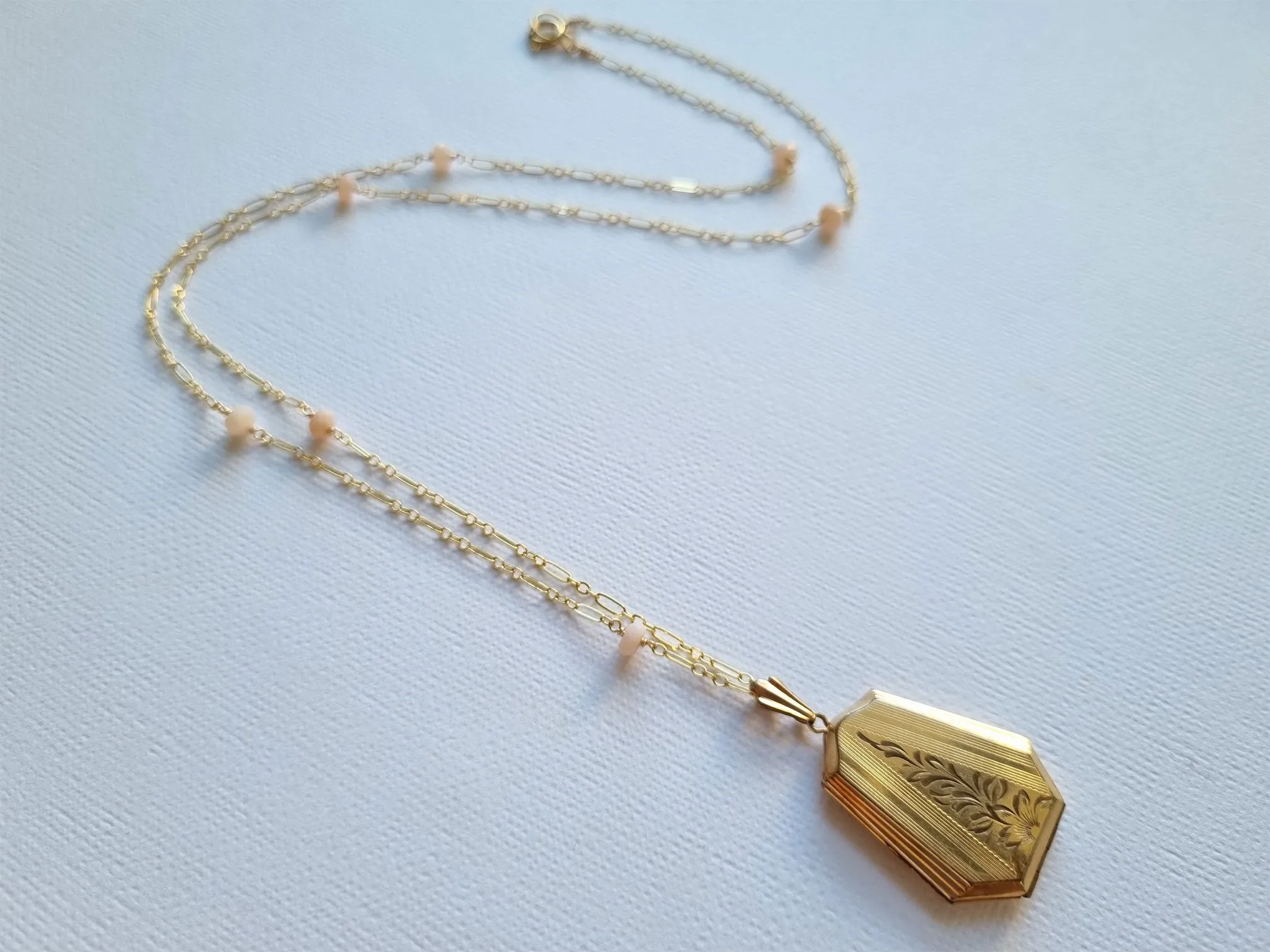 pink meadow | vintage long locket necklace