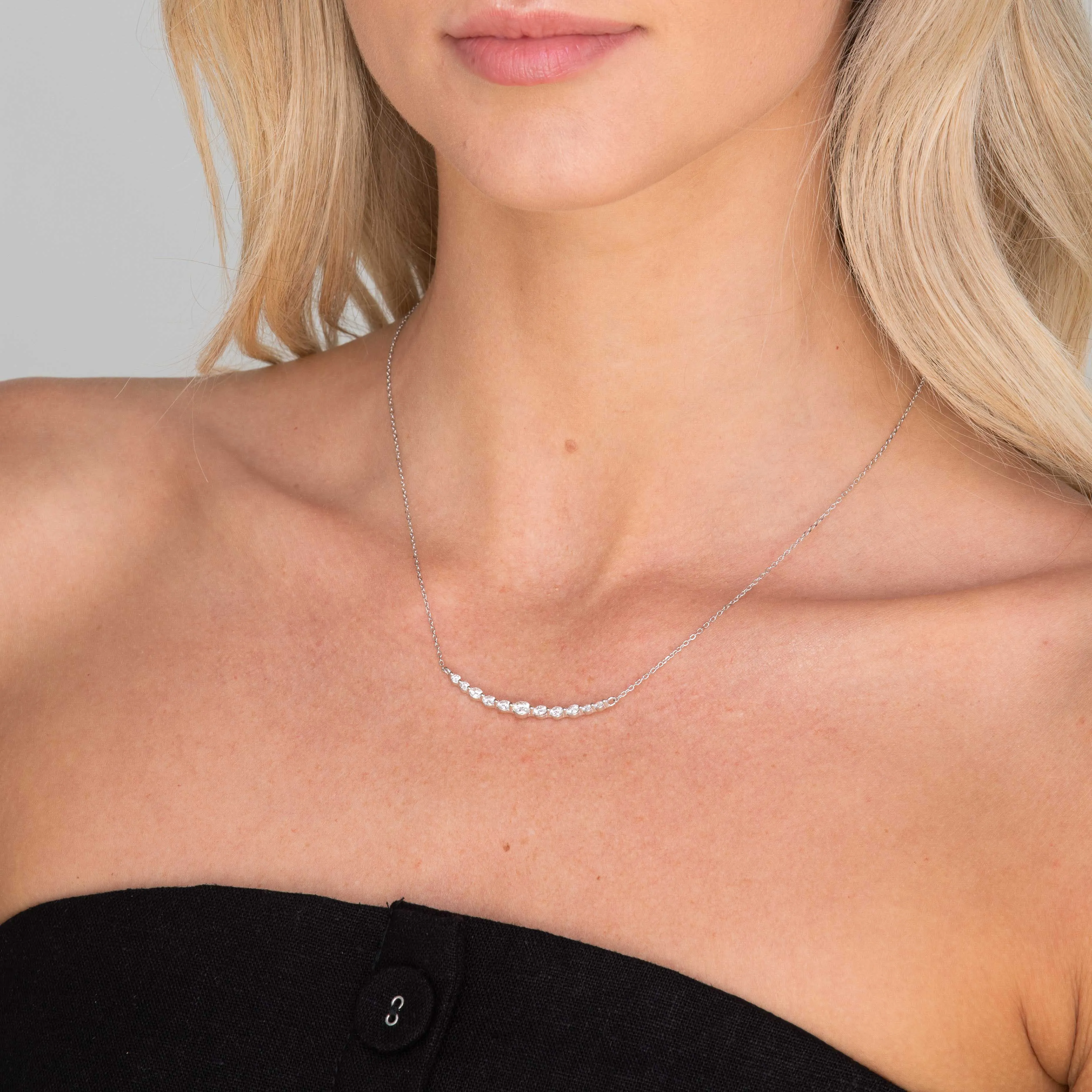 Smile Curved Bar Moissanite Necklace 1.0 Carat