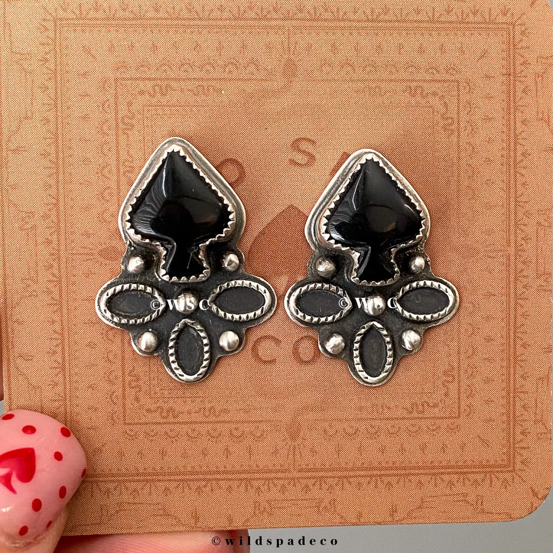 Spade Stitch Stone Studs