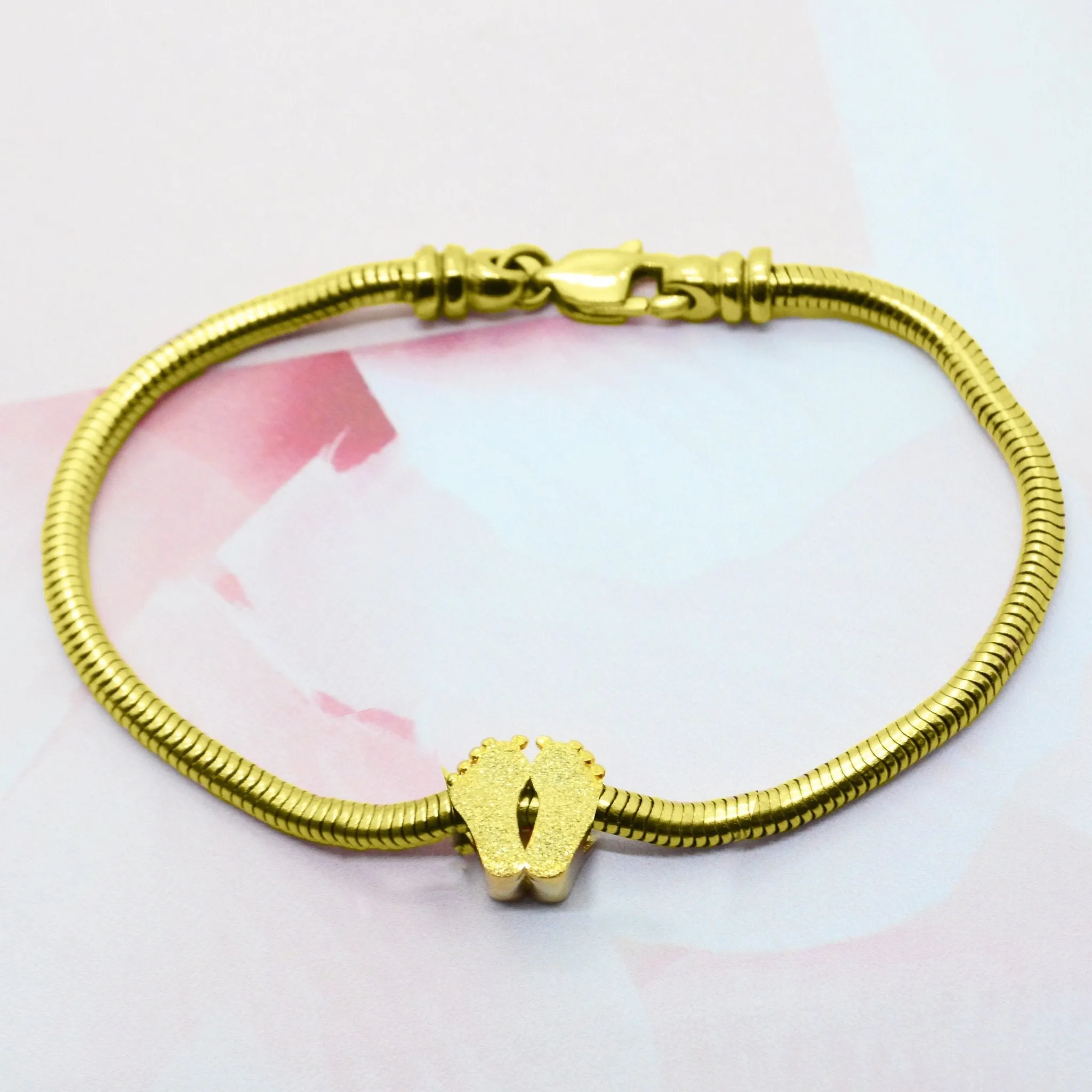 Sparkling Feet Charm for Moment Bracelet