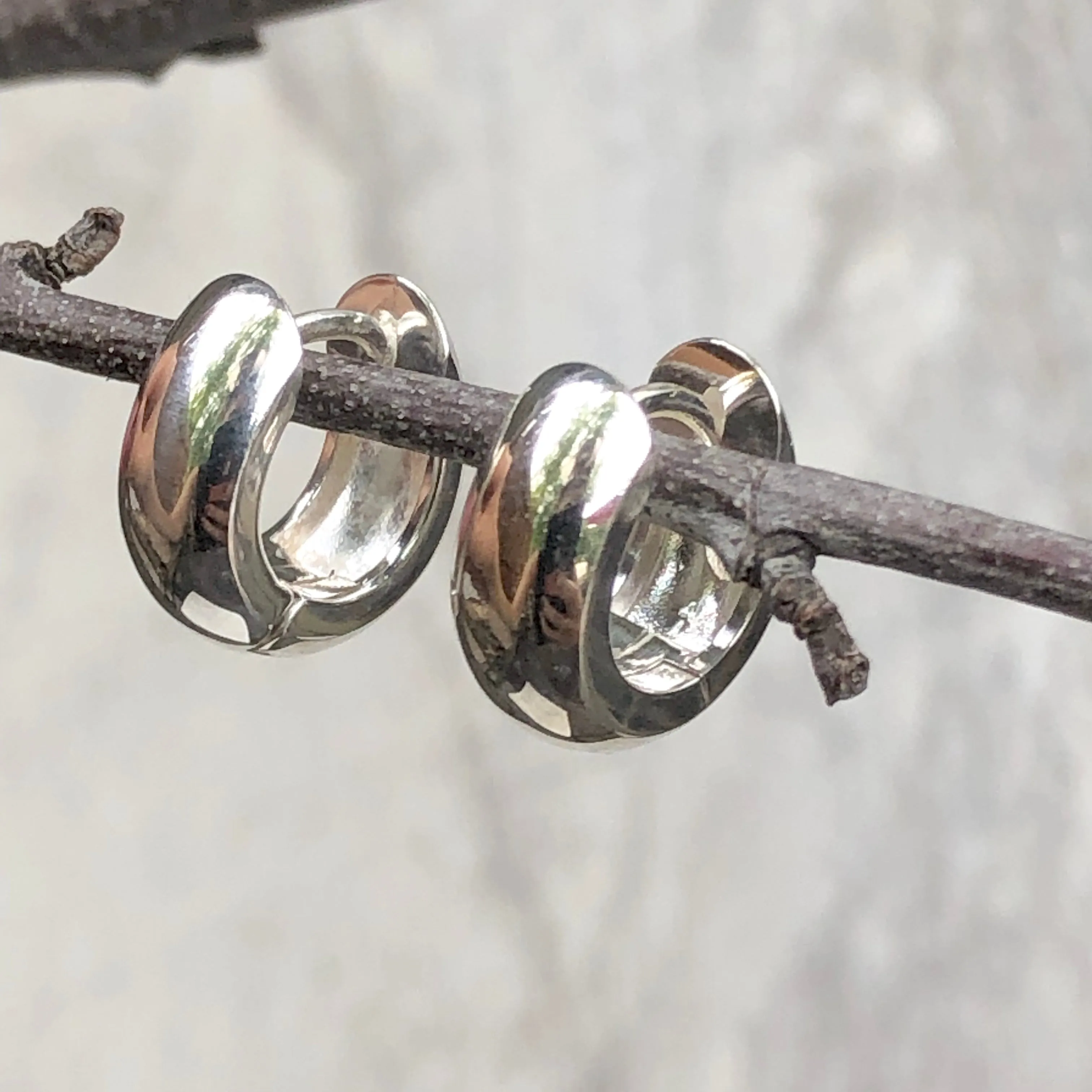 Sterling Silver Polished Hinged Huggie Hoop Earrings