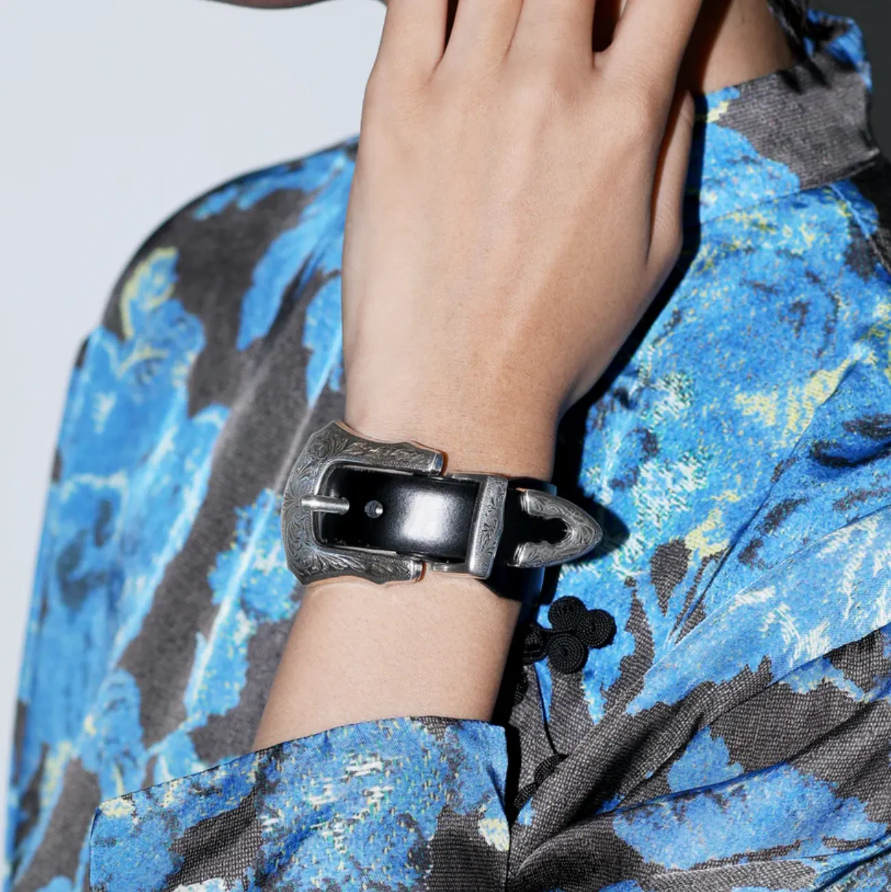 TOGA TOO Metal Bangle Collection
