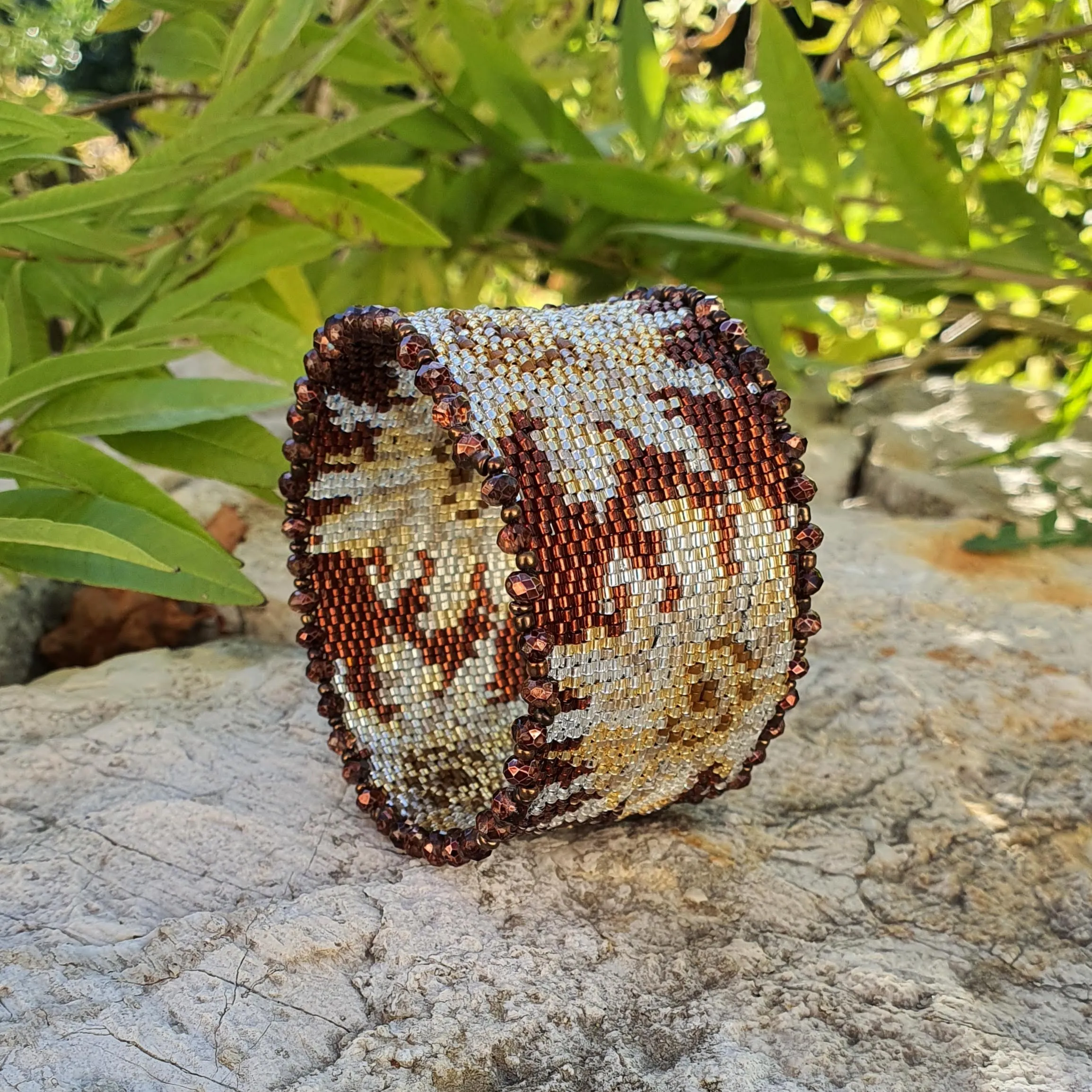 Vertical Peyote Pattern - Bracelet DALHIA