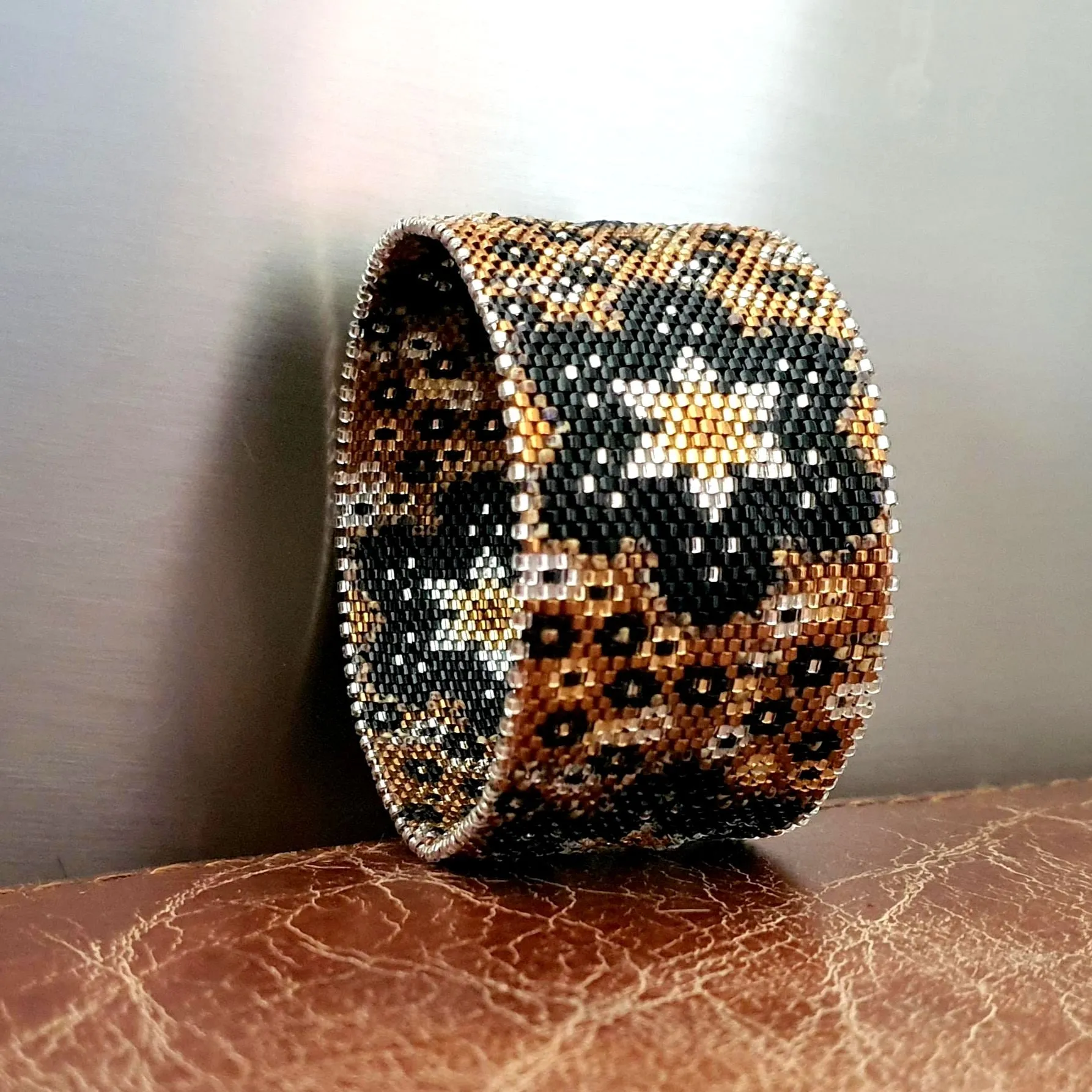Vertical Peyote Pattern - Bracelet NEODYME